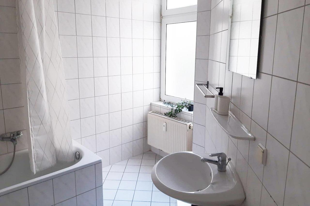 Cozy 2 Room Apartment In Magdeburg Ngoại thất bức ảnh